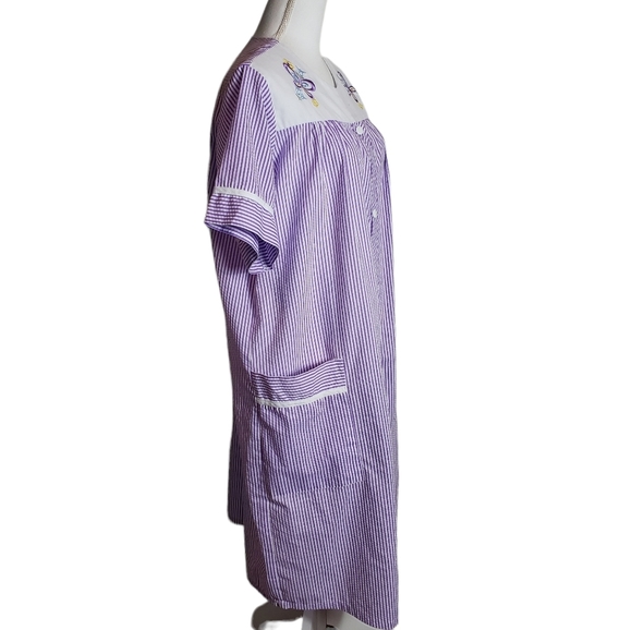 Anthony Richards Purple Seersucker Nightgown Sz M Embroidered Floral Butterfly - Picture 3 of 13